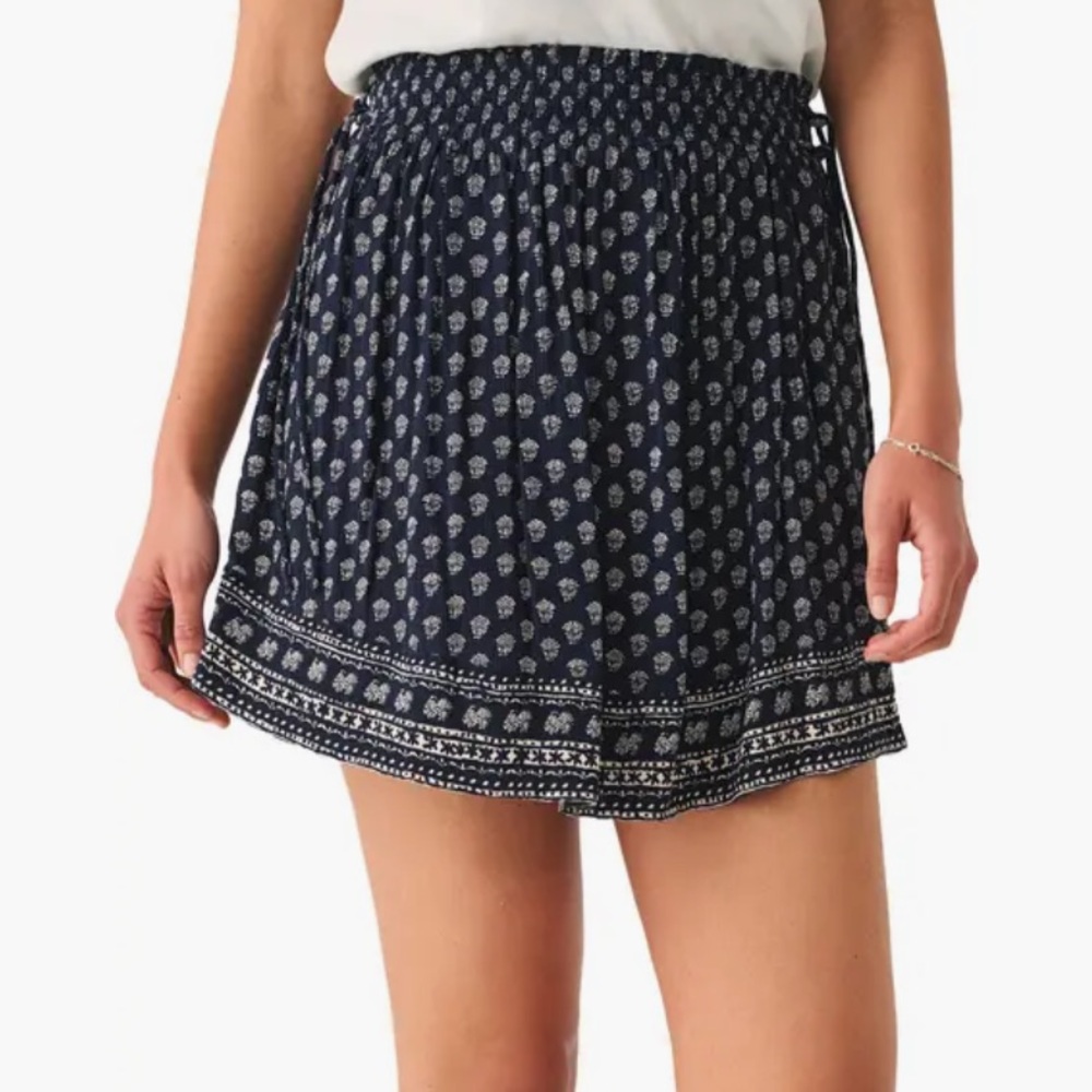 Faherty Emery Mini Skirt Navy Blue Size Large Bohemian Comfy Casual Summer